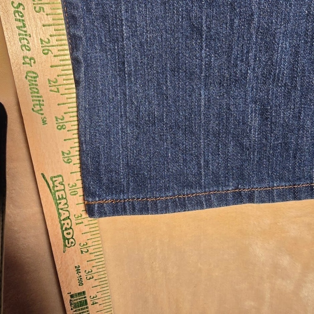 Levis Curvy Cut Dark Wash Flare Jeans Womens 4 Medium Blue Denim 1176Stretch - Picture 4 of 8